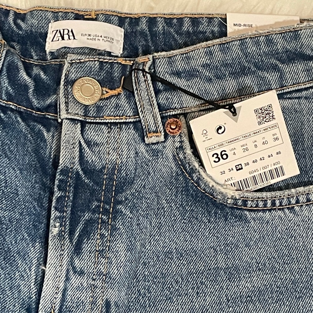 Zara Mid Rise Denim Shorts US Size 4